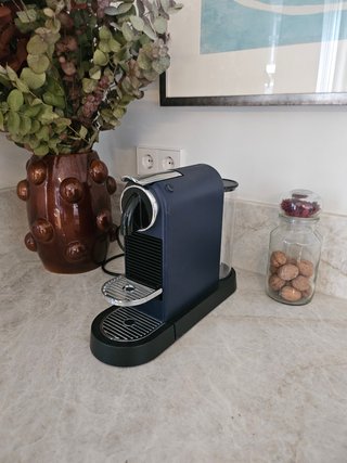 Cafetera Nespresso CitiZ. Azul Marino. Como nueva.
