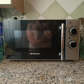 Microondas Orbegozo y Cafetera Dolce Gusto