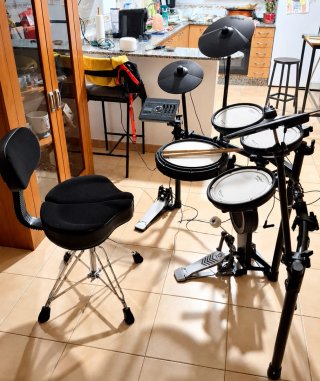 Batería Electrónica Roland TD-17 + Taburete+ pedal