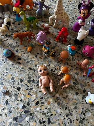 Lote figuras y juguetes coleccionables