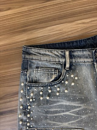 Shorts di jeans con perle
