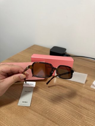 Gafas de sol estilo Miu Miu