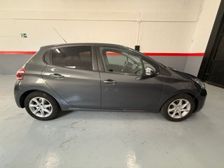 PEUGEOT 208 1.6 HDi 92CV STYLE - 2015
