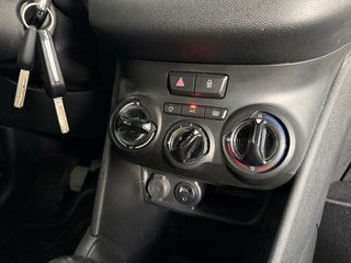 PEUGEOT 208 1.6 HDi 92CV STYLE - 2015