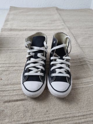 Converse All Star negras de caña alta – Buen estad