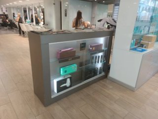 Mueble expositor para recepción peluqueria