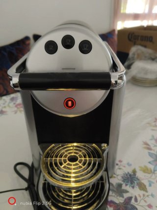 Cafetera Nespresso Genius