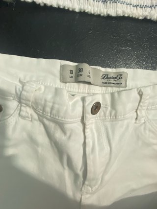 Conjunto blanco de pantalon y top