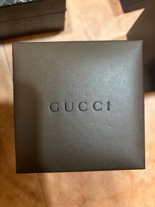 Caja de reloj, original, gucci, omega. Guess