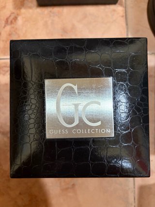 Caja de reloj, original, gucci, omega. Guess