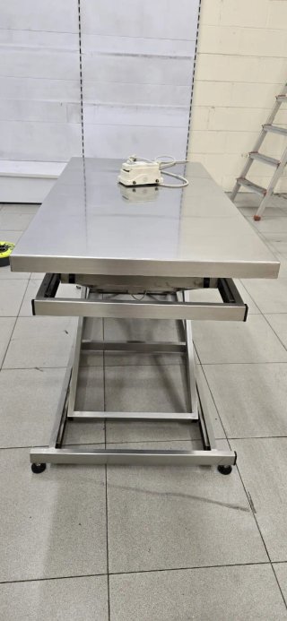 Mesa veterinaria elevable eléctrica
