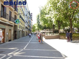 Local comercial en venta en Casco Antiguo en Pamplona