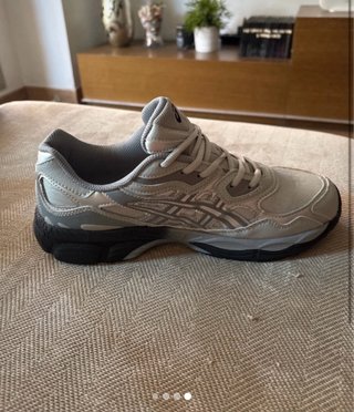 asics gel plateadas