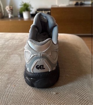 asics gel plateadas