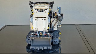 LEGO Technic 42100 Liebherr Excavator