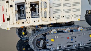 LEGO Technic 42100 Liebherr Excavator