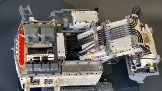 LEGO Technic 42100 Liebherr Excavator