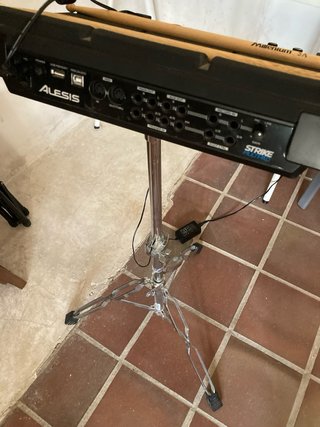 Alesis Strike Pad + Suporte