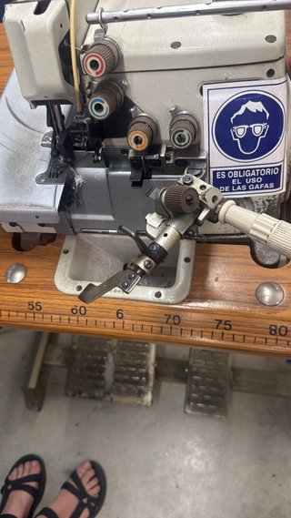Maquina de coser rematadora brother