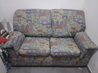 Sofá de 2 plazas estampado