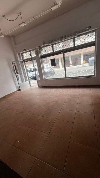 Local comercial en alquiler en El Carbayedo - El Quirinal en Avilés