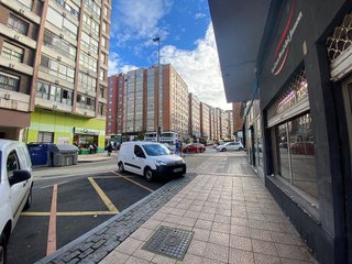 Local comercial en alquiler en El Carbayedo - El Quirinal en Avilés