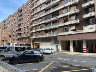 Local comercial en alquiler en El Carbayedo - El Quirinal en Avilés