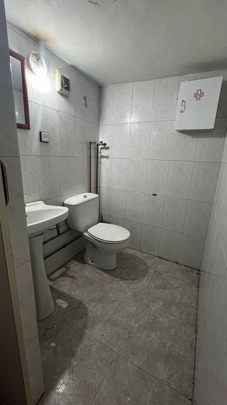 Local comercial en alquiler en El Carbayedo - El Quirinal en Avilés