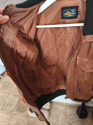 Chaqueta Cuero Marrón Less Athletic Talla M