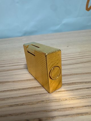 Mechero ST. Dupont bañado en oro