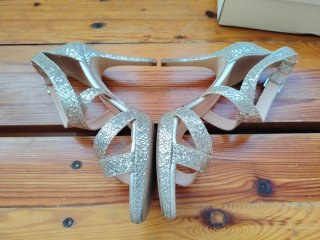 Zapatos de tacón plateados brillantes talla 40