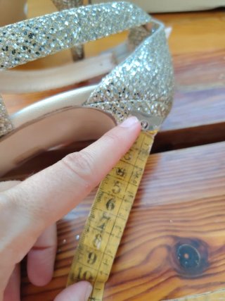 Zapatos de tacón plateados brillantes talla 40