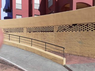 Local comercial en venta en La Granja-La Colina-Los Pastores en Algeciras