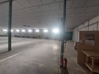 Nave industrial en venta en Poleares en Lucena