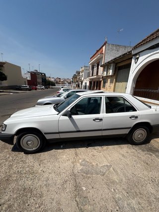 Mercedes-Benz Clase E300d 1988
