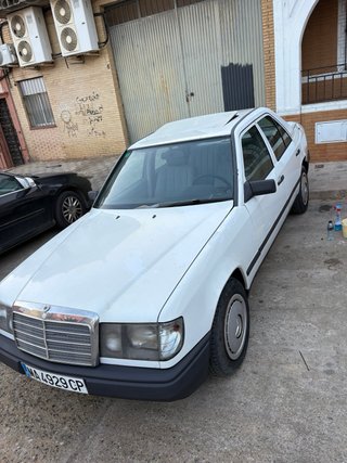 Mercedes-Benz Clase E300d 1988