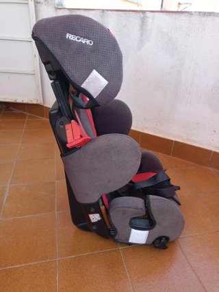 Silla de coche Recaro gris y roja