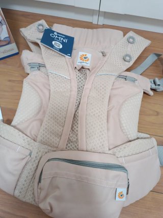 Mochila Ergobaby Omni Breeze Rosa