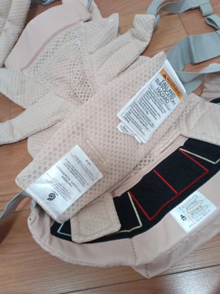 Mochila Ergobaby Omni Breeze Rosa