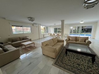 Chalet en alquiler en Elviria en Marbella