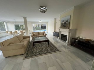 Chalet en alquiler en Elviria en Marbella