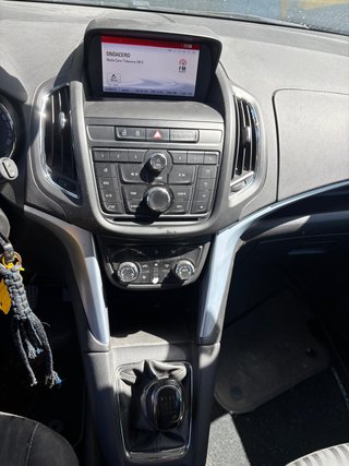 Opel Zafira 2015
