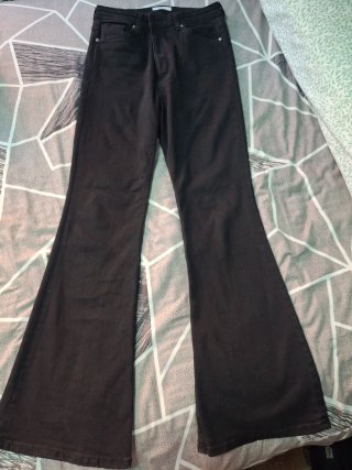 Pantalón vaquero campana negro