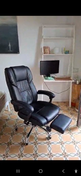 Silla de oficina ergonómica negra