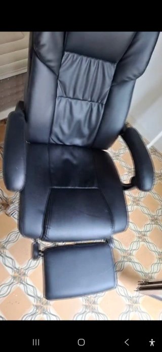 Silla de oficina ergonómica negra