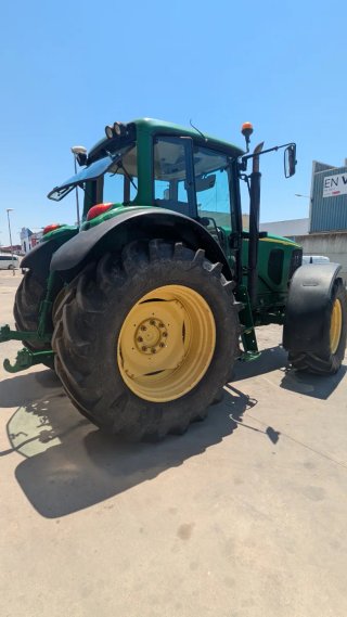 Tractor John Deere 6820