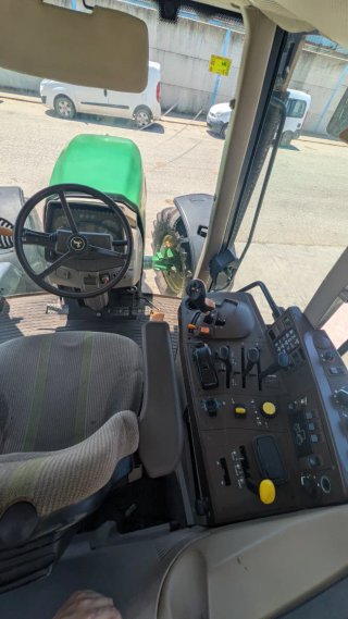 Tractor John Deere 6820