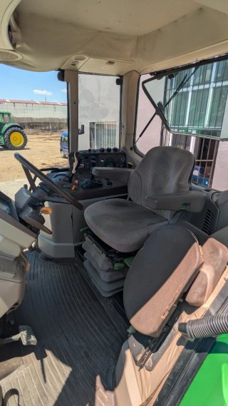 Tractor John Deere 6820