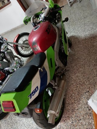 Kawasaki ZXR 750