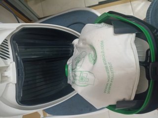 Aspiradora Kobold VK150  con bolso y accesorios